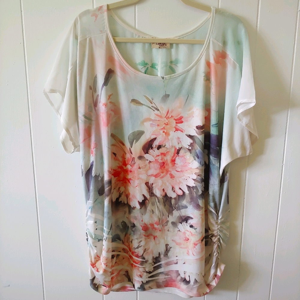 Lightweight stretch knit top